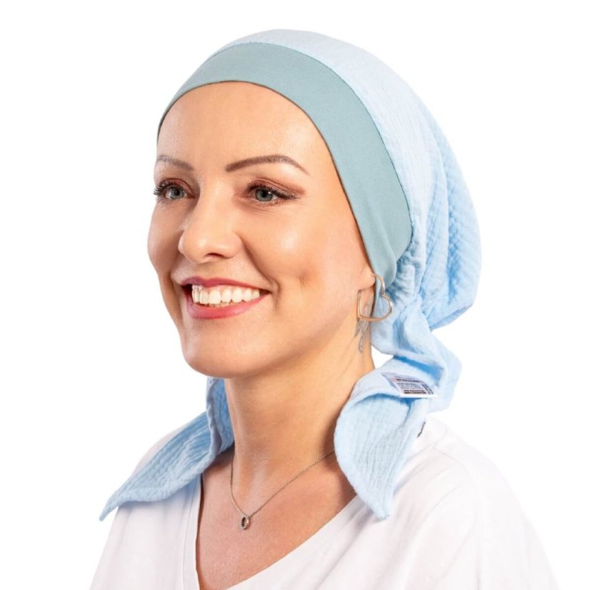 Onkologická šatka po chemoterapii z mušelínu Canaver bledomodrá.